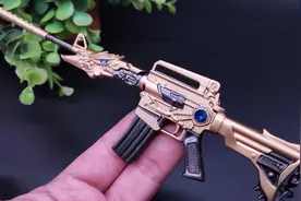 全金属王者之魄雷神M4A1模型玩具手办，开箱实拍，挂上他你无敌视频封面