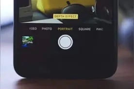 拍摄过程中怎样实现前后摄像头的调换，小伙教你两步学会，实用啊视频封面