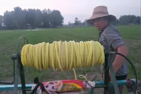 农村大哥1000元买的打药神器，十分钟能打3亩地，喷雾效果杠杠的视频封面