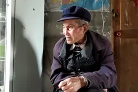 安徽省亳州市利辛县望疃镇。农村三富家说话