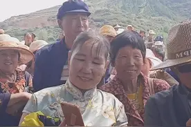 河州花儿《永靖水红花》三泡台的碗子哈哒哒响。