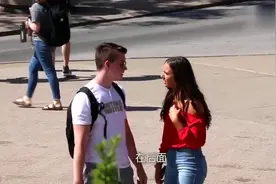 街头实验之美女的请求帅哥帮帮忙背我一段，换你你愿意吗视频封面