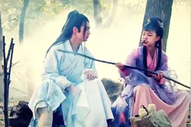 一首超好听的喊麦歌曲《我有孤独和烈酒》，听完有一种沉醉的感觉视频封面
