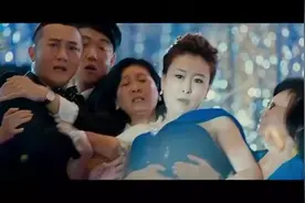 婚礼上前任美女打架，新娘子急了，一句“砸场子”直接就往上冲视频封面