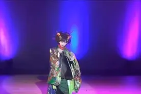 没错，是男孩子！可爱男孩子的日本传统女形舞蹈~大振袖视频封面