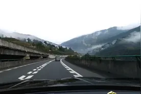 从西安自驾至九寨沟，全程风景实录，美不美你自己看。视频封面