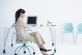 一大早起床之后腰总是很疼？引起腰肌劳损的4大原因，你需要警惕