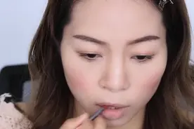 口红一定要涂满嘴唇？教你画出渐变效果的樱桃小嘴！