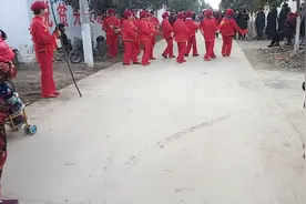 老公是个斗鸡迷视频封面