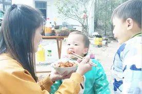 里脊肉变着花样做，脆酥香甜 没想到小朋友们竟抢着吃视频封面