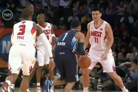 艾佛森“戏耍”姚明😂视频封面