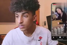 卷毛小哥看抖音视频沦陷只需一秒视频封面