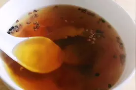 老中医用花椒生姜煮汤茶的方法，能喝又能用，驱寒杀菌，建议收藏