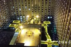 夫妻在长沙万家丽广场28楼看夜景，网友:真会享受视频封面