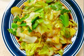 素炒圆白菜这样做，清脆爽口美味下饭，太好吃了