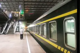 中国铁路：T136（宁波 — 济南）的火车