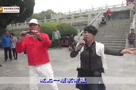 演员十分投入唱完《孝敬爹和妈》泪流满面感动现场观众纷纷落泪视频封面