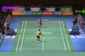 林丹这一记399公里时速的扣杀，对手直接愣住，毫无还手之力视频封面