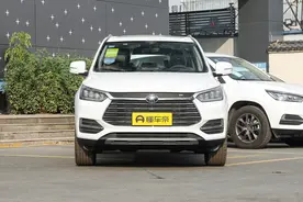 售7.98万，轴距2660mm，保养费约1383元/年，带你看比亚迪宋图片