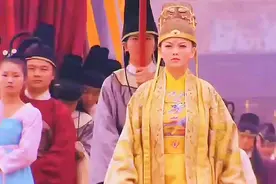 武则天登基混剪：历史上唯一的女帝，龙袍加身霸气侧漏，君临天下视频封面