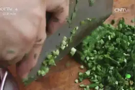 吃马齿苋的时候放韭菜和蒜，有什么功效？来听听专家怎么说