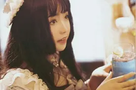 新歌速递，DJ版《爱比烟花更寂寞》视频封面
