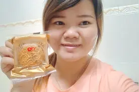 三哥女朋友发月饼啦，都来领哦😂😂😂视频封面