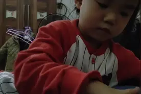 俩宝帮妈妈柔肚子视频封面