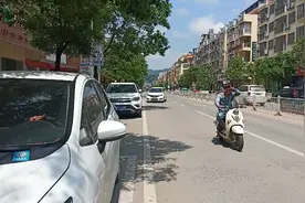 广西浦北县移动公司，勾通100移动大厅门前旁边的地方视频封面