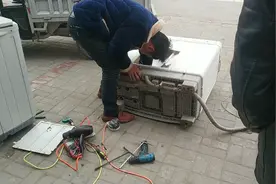 修洗衣机换电机，先看下水封是否要换，不然电机换了还要坏视频封面