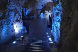 北京房山周口店猿人遗址，看看猿人洞里都有什么视频封面