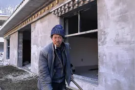 四川大叔远赴西藏工地，一天工作11小时，看看能挣多少钱视频封面