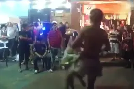 实拍最真实火爆的泰拳街斗，街头斗狠视频封面