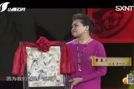 父亲留下一幅苏绣精美绝伦，专家鉴定完报出15万高价，真的值吗？视频封面