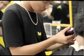 一款大脸男生剪齐刘海，很有精神