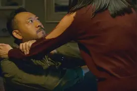 男子揭穿老婆的秘密，气的老婆上手就要扇耳光，摔门离去视频封面