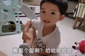 一首“小苹果”，2岁宝宝又跳嗨了！视频封面