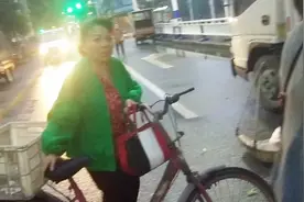 静锅锅说他每天凌晨四点多就起床了，他起来这么早到底在干啥呢？