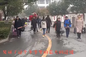 “神兽”们放假了，开启了让父母们“又爱又恨”的心路历程！！！视频封面