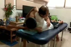 正骨调理过程中会很痛吗？看看他是如何做无痛整骨的。