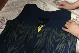 没袖子的衣服单调老气？教你改成有袖的，立马换个款式穿！视频封面