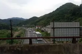 这条贯穿浙江南北的大通道，穿越崇山峻岭，壮观！视频封面