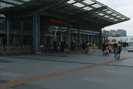 深圳香港一地两检的深圳湾口岸，一起来看看吧！视频封面