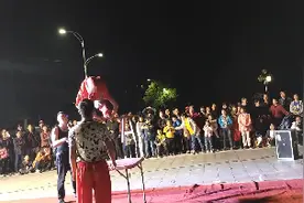 13岁＂江湖少年＂的柔术表演，赢得了阵阵掌声，快去看看。视频封面