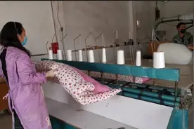 农村拿自家种的棉花弹棉被，三斤籽花才弹出一斤，这才是纯棉花被视频封面