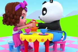 小姑娘和熊猫宝宝玩奇趣蛋拆惊喜玩具视频封面