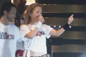 一条毛巾一件T恤就能开演唱会！滨崎步my all激励了无数人！视频封面