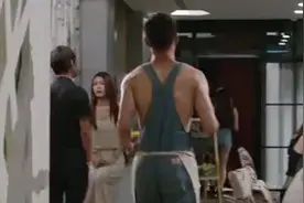 餐厅服务员解手用筷子视频封面
