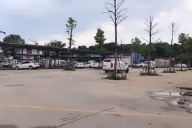长沙大型电动汽车充电站，像汽车服务区有上百个充电桩，就是太偏视频封面