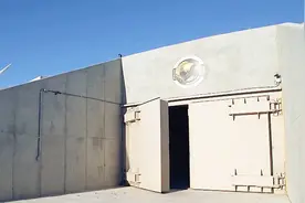 男子地下50米建堡垒，每间房卖千万，比你家都豪华视频封面